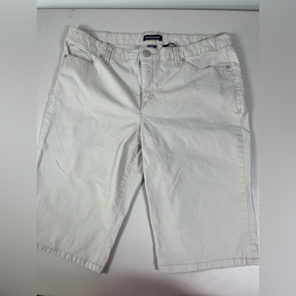 3 pair women’s shorts. All size 12 ,  Bandolino, Banana Republic, Seven 7 - Picture 3 of 14